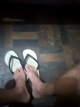 GuilhermeYuree online show from 09-10-25, 05:45