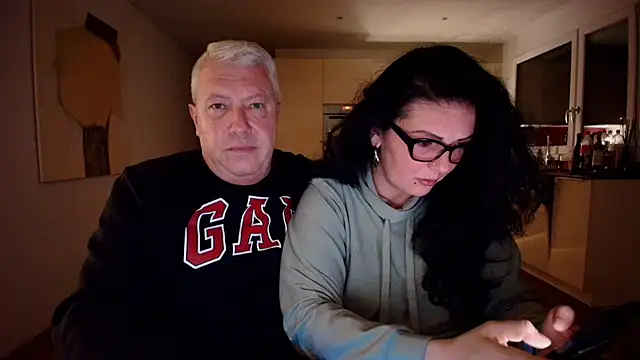 Snapshot of Kinky_Couple69 chatting on 01-09-26, 07:32 Kinky Couple69 online show from 01-09-26, 07:32