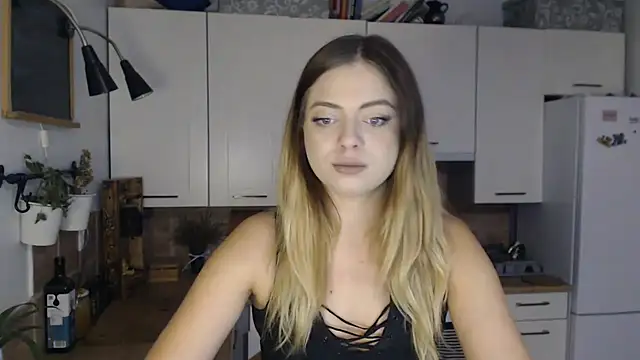 Snapshot of BuffyxLUST chatting on 11-10-25, 08:52 BuffyxLUST online show from 11-10-25, 08:52