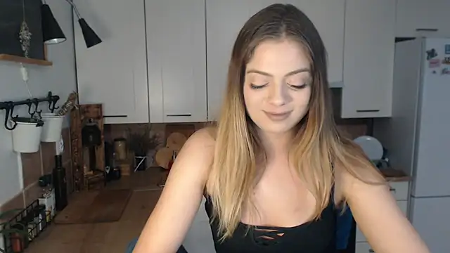 Snapshot of BuffyxLUST chatting on 02-18-26, 03:52 BuffyxLUST online show from 02-18-26, 03:52