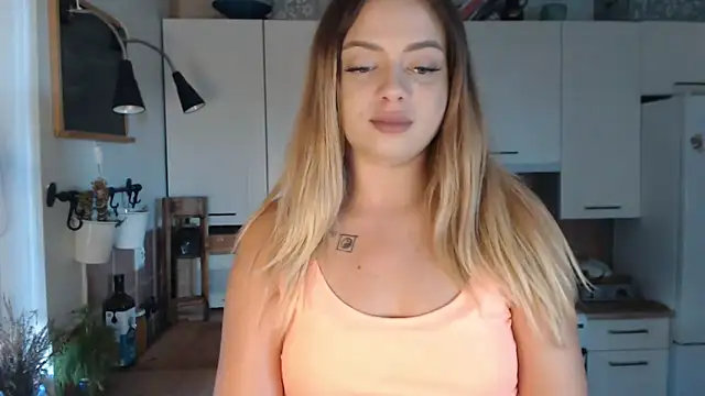 Snapshot of BuffyxLUST chatting on 09-25-25, 07:03 BuffyxLUST online show from 09-25-25, 07:03