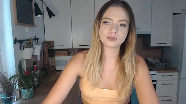 Snapshot of BuffyxLUST chatting on 10-07-25, 08:26 BuffyxLUST online show from 10-07-25, 08:26