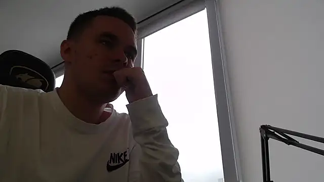 Snapshot of FreddyBredi chatting on 11-01-25, 09:03 FreddyBredi online show from 11-01-25, 09:03