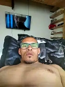 Snapshot of DOBLEWYOSK69G chatting on 02-05-26, 09:10 DOBLEWYOSK69G online show from 02-05-26, 09:10