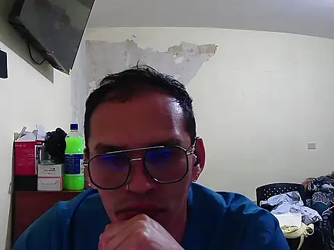 DOBLEWYOSK69G online show from 10-22-25, 04:12