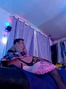 Snapshot of TUPtitaHot chatting on 01-18-26, 05:44 TUPtitaHot online show from 01-18-26, 05:44