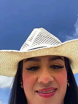 Juliana Xander online show from 12-04-25, 02:05