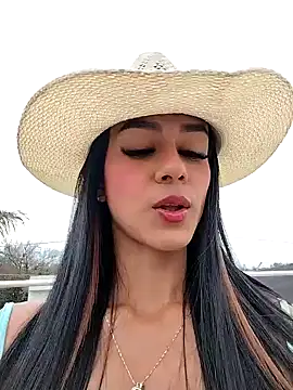 Juliana Xander online show from 11-20-25, 02:29