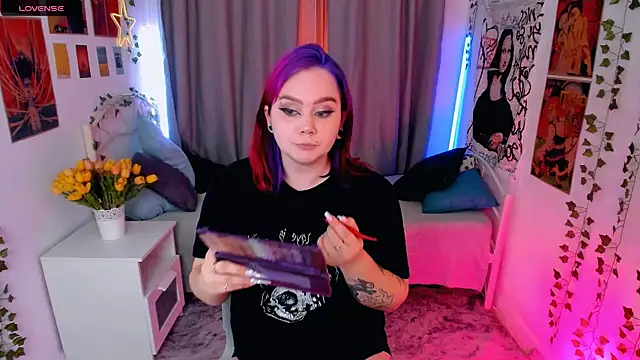 lunaalli online show from 11-29-25, 02:28