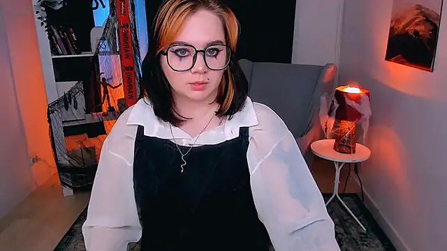 lunaalli online show from 10-24-25, 04:28