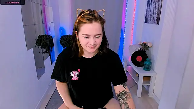 lunaalli online show from 11-15-25, 04:11