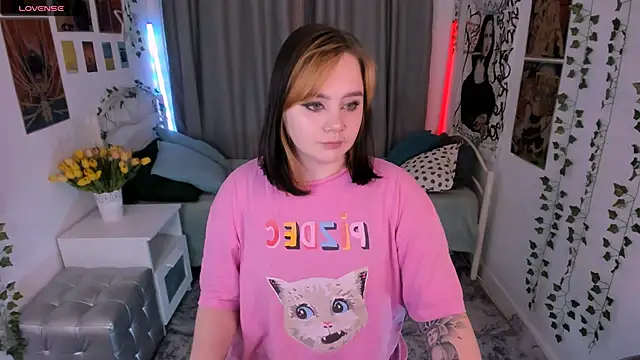 lunaalli online show from 11-14-25, 04:21