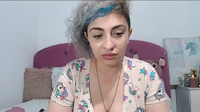 Snapshot of AAARUNY chatting on 10-11-25, 11:33 AAARUNY online show from 10-11-25, 11:33