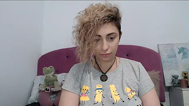 Snapshot of AAARUNY chatting on 09-23-25, 12:12 AAARUNY online show from 09-23-25, 12:12