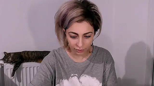 Snapshot of AAARUNY chatting on 02-06-26, 01:40 AAARUNY online show from 02-06-26, 01:40