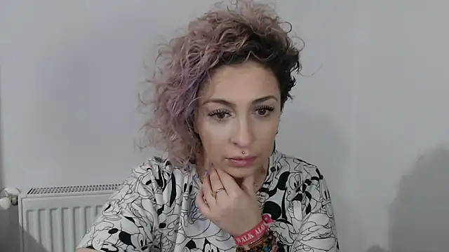 Snapshot of AAARUNY chatting on 02-22-26, 04:41 AAARUNY online show from 02-22-26, 04:41