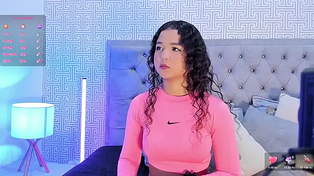 Evaa Lunna  online show from 10-29-25, 07:24