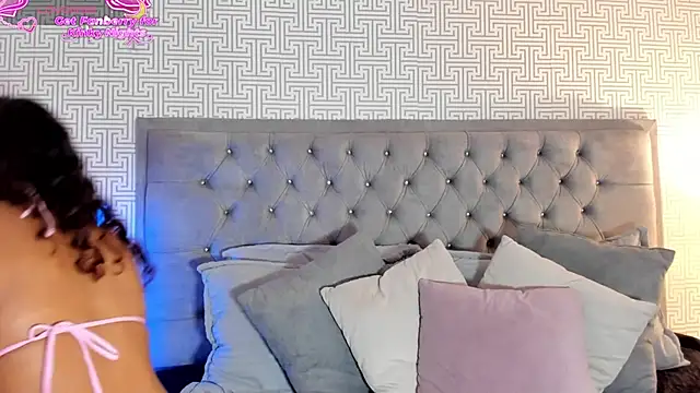 Evaa Lunna  online show from 12-21-25, 09:04