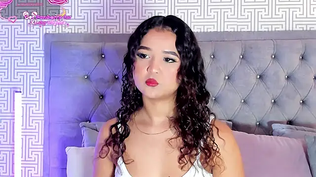 Evaa Lunna  online show from 12-17-25, 08:14