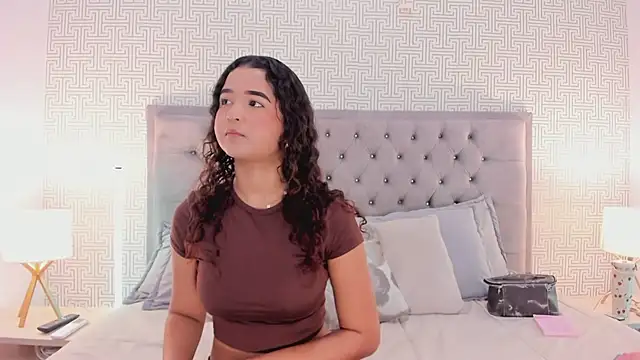 Evaa Lunna  online show from 03-16-26, 08:11