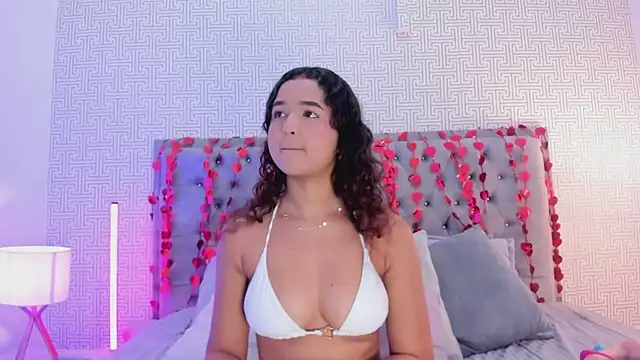 Evaa Lunna  online show from 02-15-26, 08:41