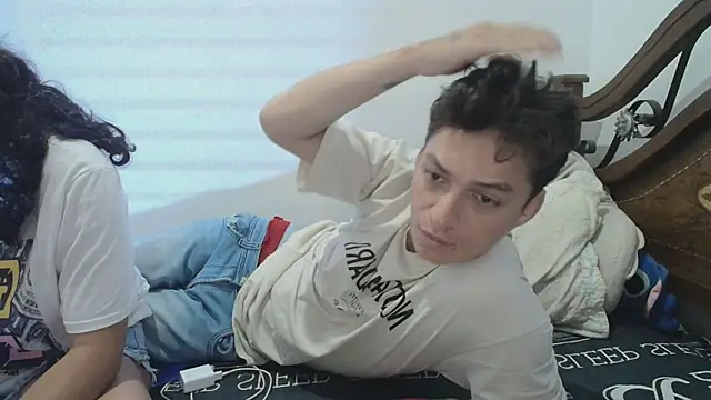 Snapshot of Aria_Arthur chatting on 10-10-25, 10:27 Aria Arthur online show from 10-10-25, 10:27