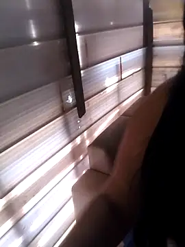 Snapshot of srtsara chatting on 09-30-25, 12:11 srtsara online show from 09-30-25, 12:11