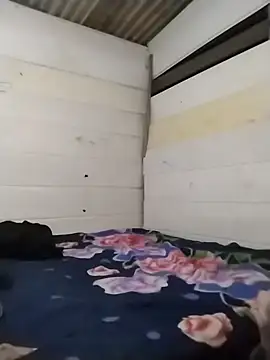 Snapshot of srtsara chatting on 10-05-25, 05:20 srtsara online show from 10-05-25, 05:20