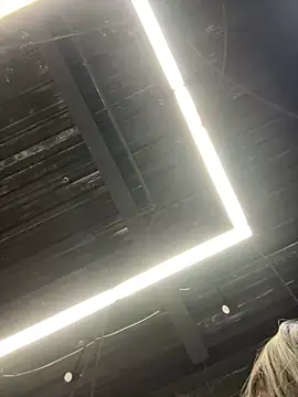 Ninazhang online show from 11-26-25, 02:11