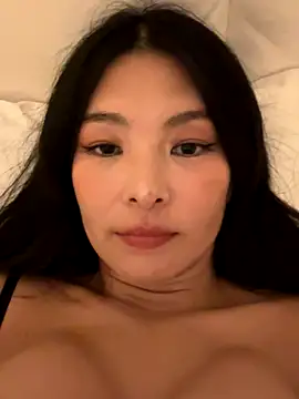 Ninazhang online show from 10-21-25, 02:00