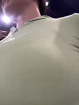 Ninazhang online show from 10-31-25, 01:57