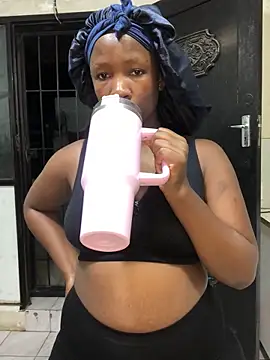 Snapshot of MissREAHx chatting on 10-15-25, 06:16 MissREAHx online show from 10-15-25, 06:16