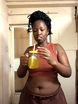 Snapshot of MissREAHx chatting on 10-23-25, 09:30 MissREAHx online show from 10-23-25, 09:30