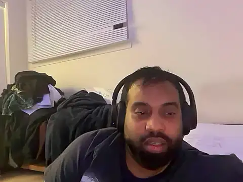 Snapshot of gogone2025 chatting on 10-12-25, 06:26 gogone2025 online show from 10-12-25, 06:26