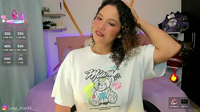 Snapshot of Luna_blackk chatting on 02-03-26, 10:15 Luna blackk online show from 02-03-26, 10:15
