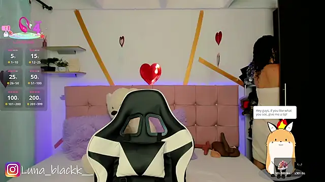 Snapshot of Luna_blackk chatting on 02-21-26, 09:06 Luna blackk online show from 02-21-26, 09:06