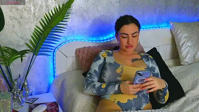 Aelorya online show from 12-04-25, 07:35