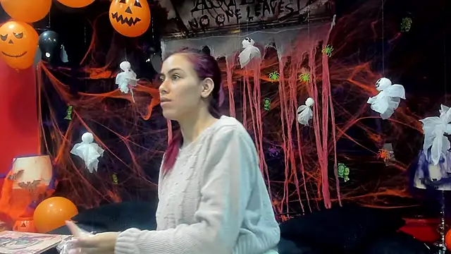 Isa Anderson09 online show from 10-27-25, 01:23