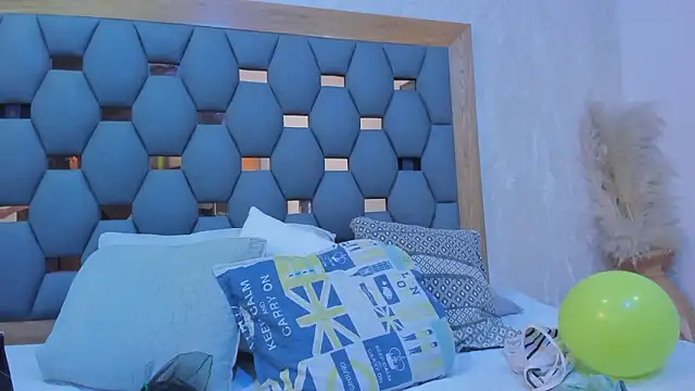 juliette pretty  online show from 03-15-26, 07:10