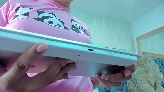 Snapshot of juliette_pretty_ chatting on 02-14-26, 07:03 juliette pretty online show from 02-14-26, 07:03