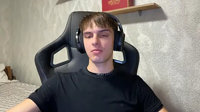 Snapshot of elliot_scott chatting on 09-27-25, 02:12 elliot scott online show from 09-27-25, 02:12