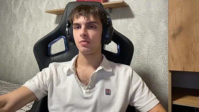 Snapshot of elliot_scott chatting on 10-07-25, 02:23 elliot scott online show from 10-07-25, 02:23