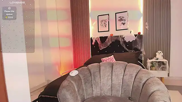 ashlycarteer online show from 10-12-25, 07:04