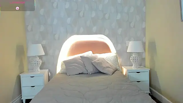 isabella milf  online show from 10-29-25, 07:13