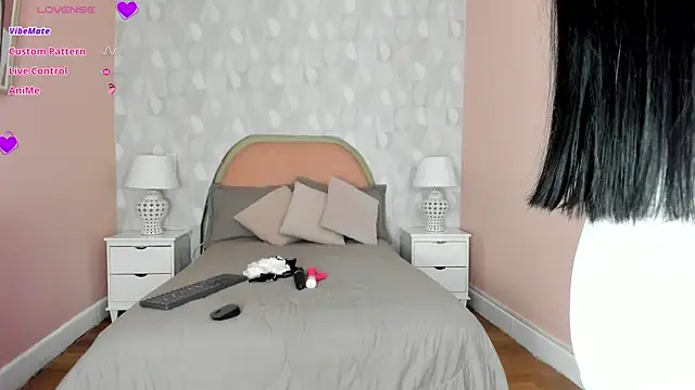 isabella milf  online show from 04-19-26, 12:06
