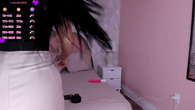 isabella milf  online show from 04-15-26, 07:07