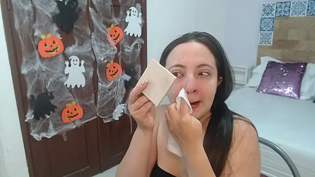 Snapshot of ScarletLevis chatting on 10-17-25, 10:07 ScarletLevis online show from 10-17-25, 10:07