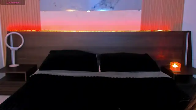 Snapshot of samanthaa_moon chatting on 06-27-26, 08:37 samanthaa moon online show from 06-27-26, 08:37