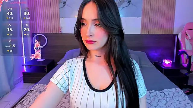 Snapshot of samanthaa_moon chatting on 09-17-25, 10:34 samanthaa moon online show from 09-17-25, 10:34