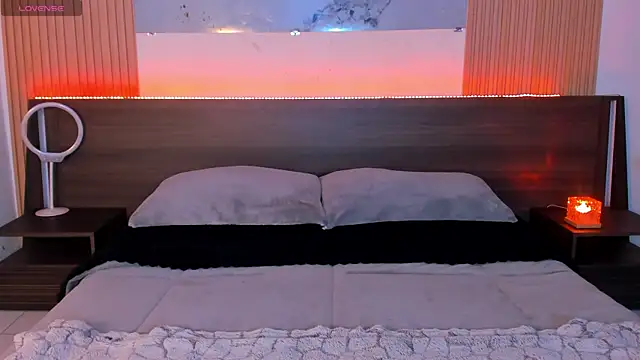 Snapshot of samanthaa_moon chatting on 06-24-26, 12:20 samanthaa moon online show from 06-24-26, 12:20